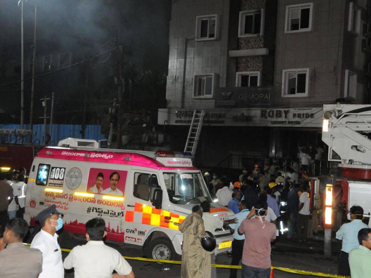 a-terrible-fire-broke-out-at-ruby-lodge-in-secunderabad