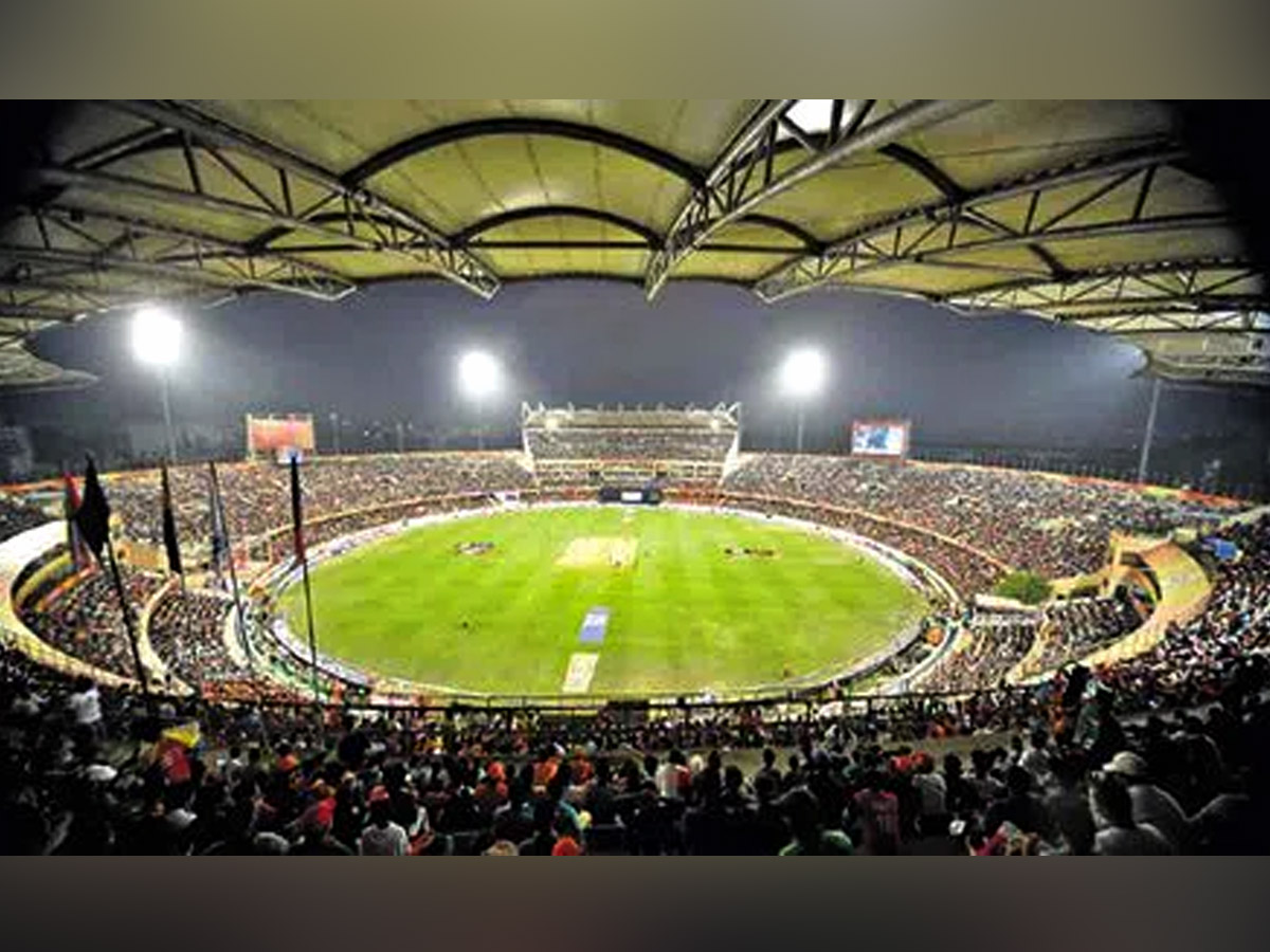 ind-aus-cricket-match-packed-uppal-stadium