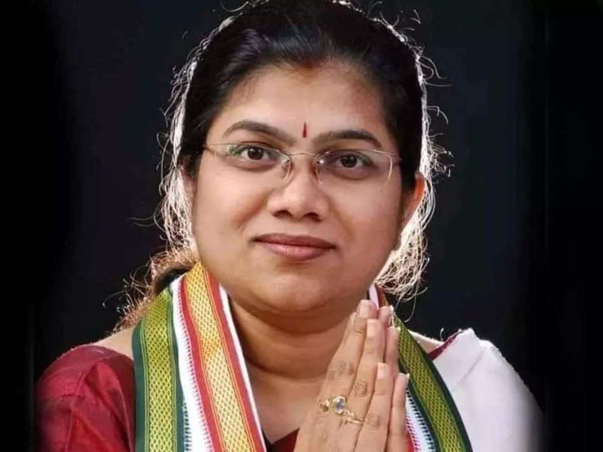 palvai-sravanthi-earlier-palvai-sravanthi-was-a-congress-candidate