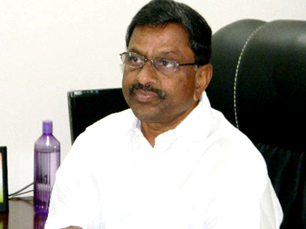 ex minister DL ravindra reddy comments on jagan