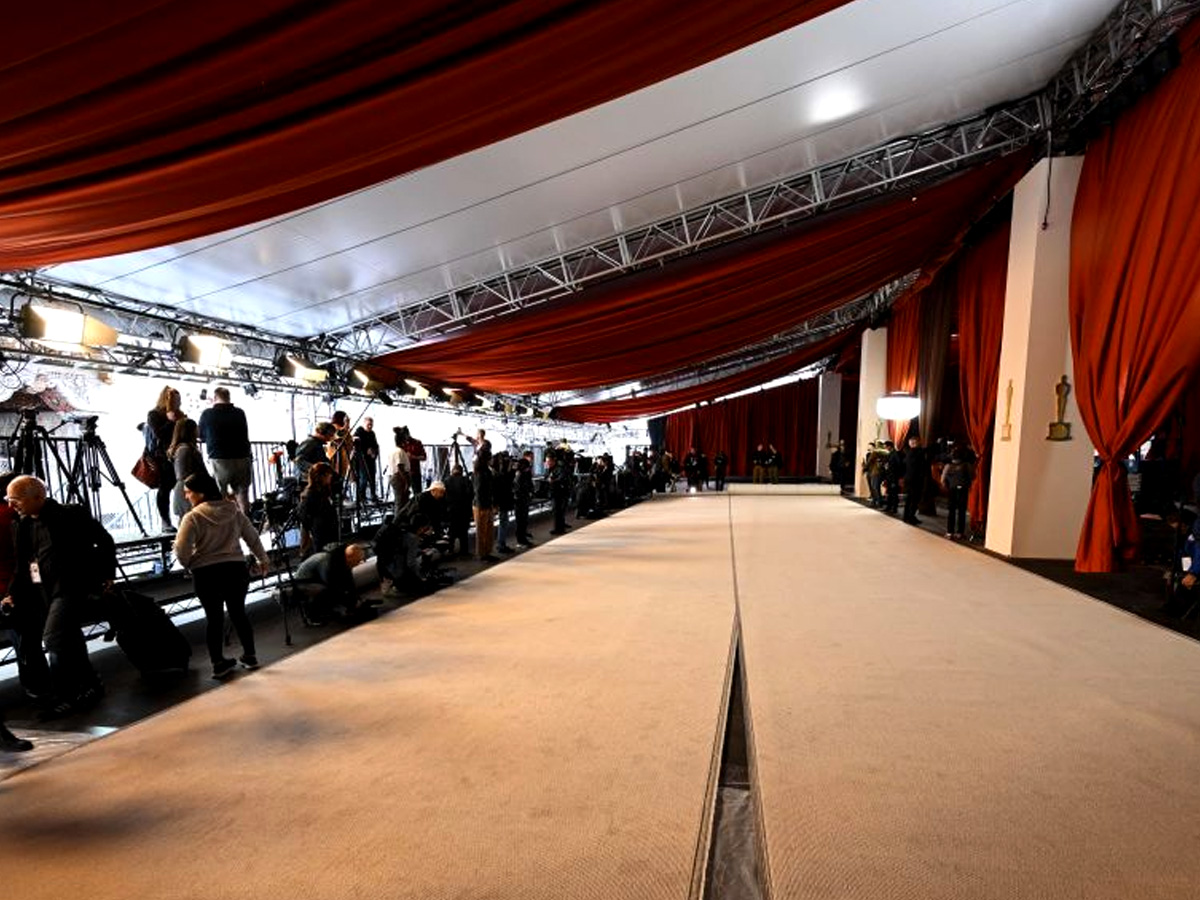 60 year old tradition red carpet color change in oscar
