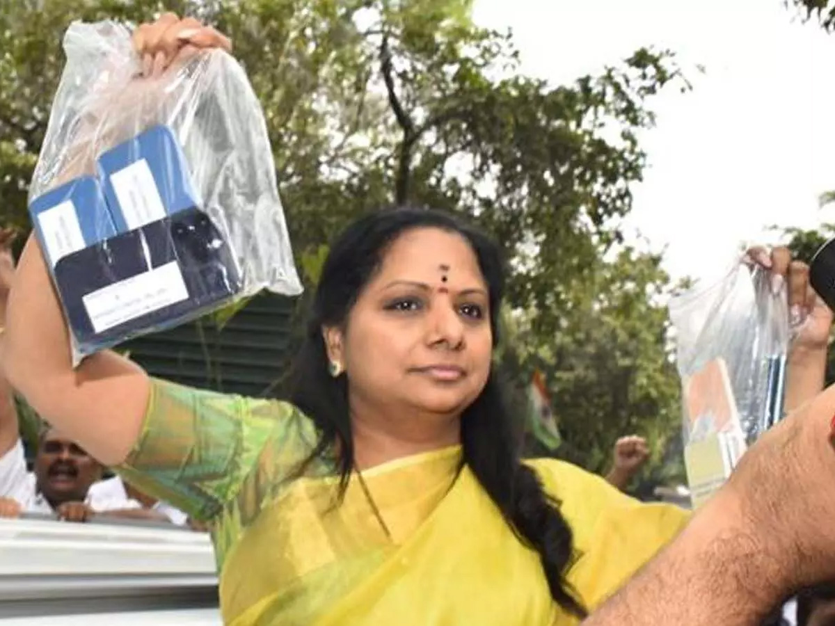 MLC Kavitha submits 10 used cell phones to ed