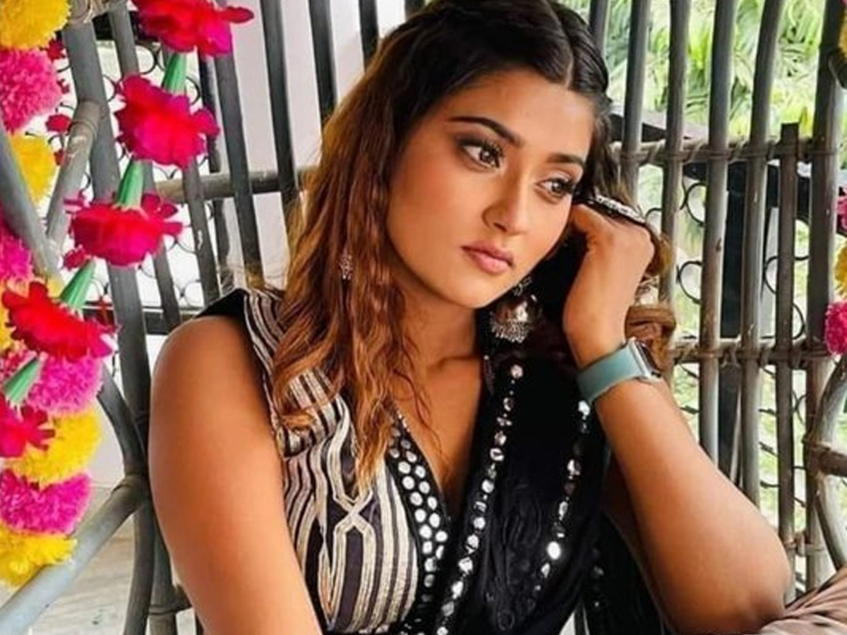 bhojpuri actress akanksha dubey suicide in varanasi 