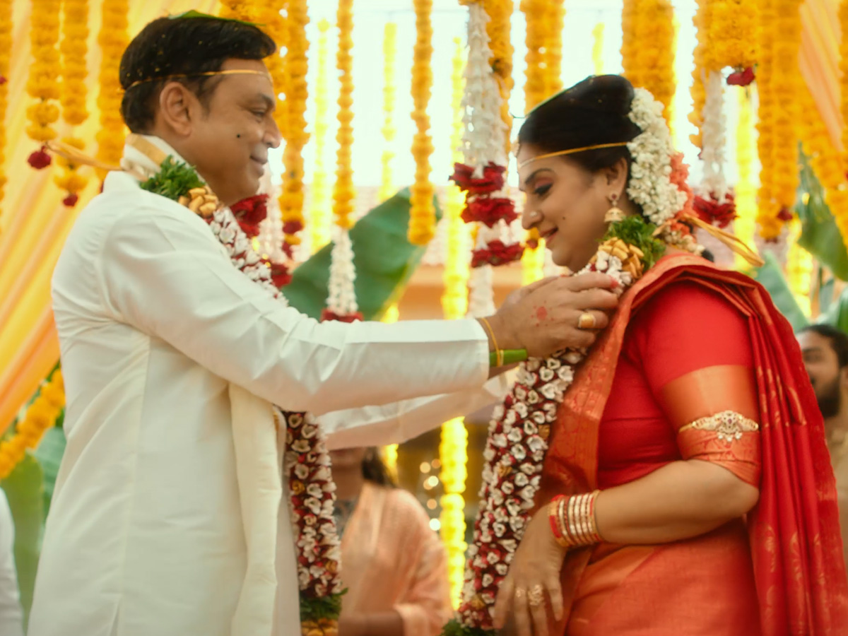naresh and pavitra lokesh honeymoon in dubai 