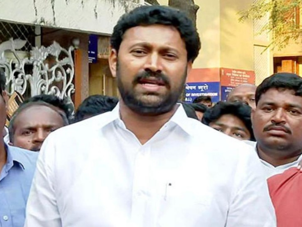 MP Avinash Reddy filed writ petition in telangana high court